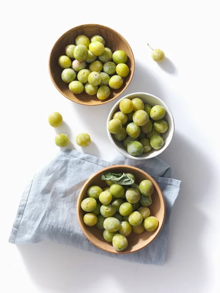 Greemgage Plums Top View White Background — Stock Photo, Image