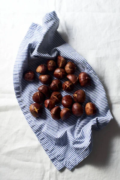 Flat Lay Cut Chestnuts Napkin — Stock Photo, Image