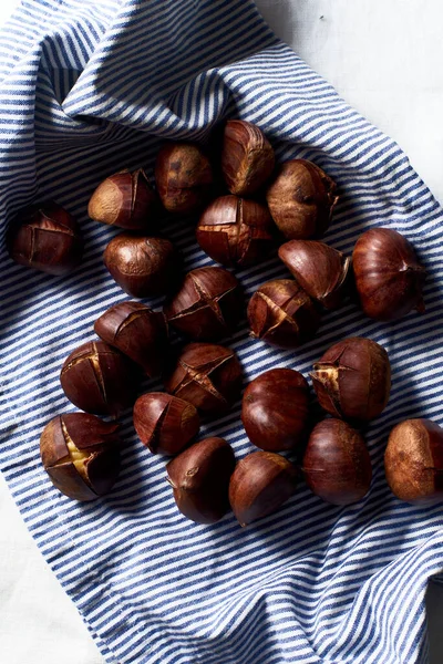 Flat Lay Cut Chestnuts Napkin — Stock Photo, Image