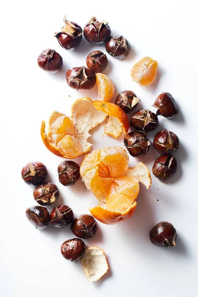 Flat Lay Roasted Chestnuts Clementines White Background — Stock Photo, Image