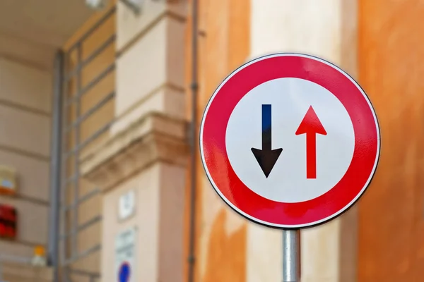 Right of way sign — Stock Photo, Image