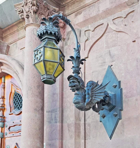 Gargoyle lamp — Stock Photo, Image