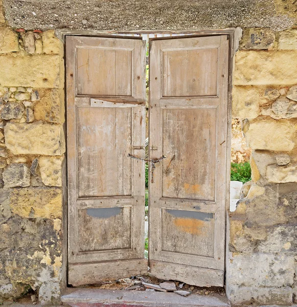 Grungy gate — Stock Photo, Image