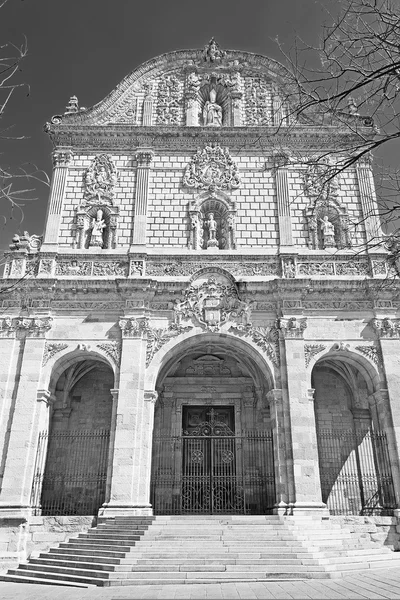 Duomo front view in black and white — Stock Photo, Image