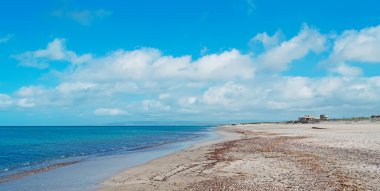 bulutlu bir günde platamona