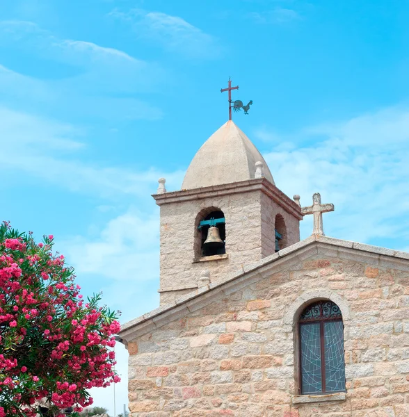 Εκκλησία σε san pantaleo — Φωτογραφία Αρχείου