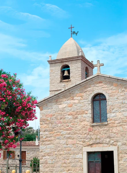 Kirche in San Pantaleo — Stockfoto