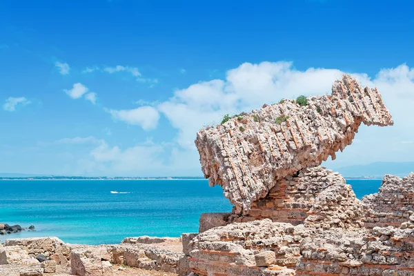 Ruins and blue sky — Stock Photo, Image