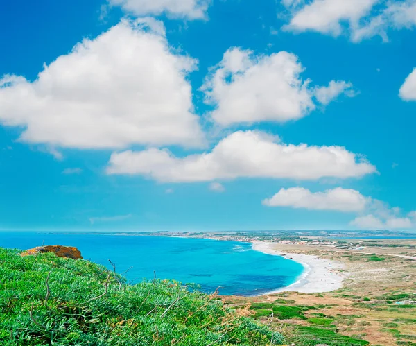 Witte wolken over Sardinië — Stockfoto