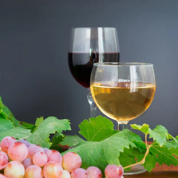 Vino tinto y blanco — Foto de Stock