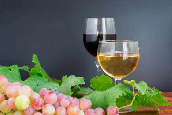 Red and white wine — Stock Photo, Image