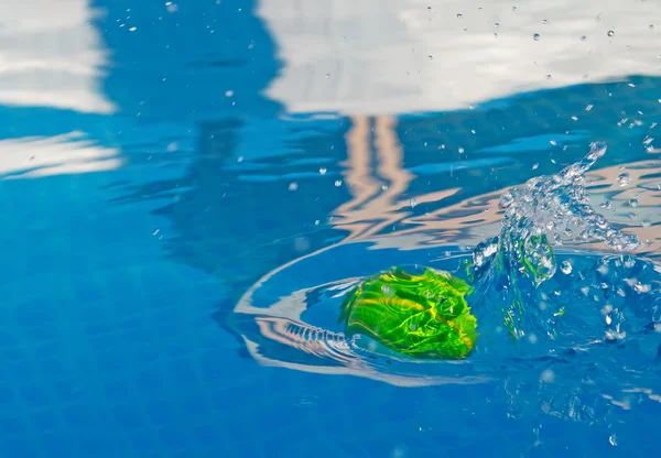 Splashing ball — Stock Photo, Image