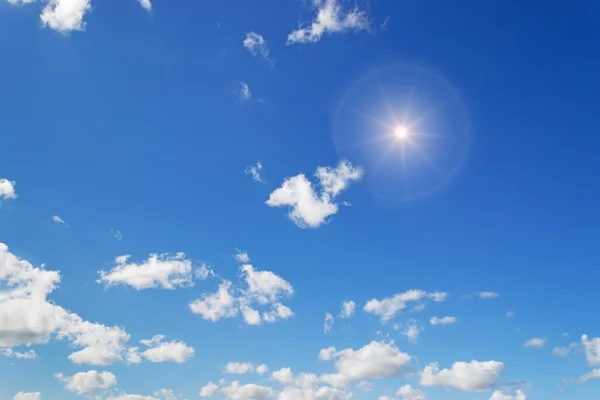 Erupção da lente e nuvens — Fotografia de Stock