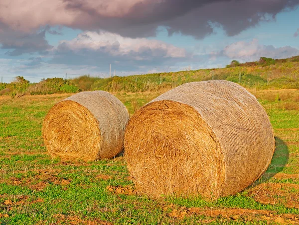 Bales and clouds — Stock Photo, Image