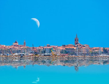 Alghero içinde moon