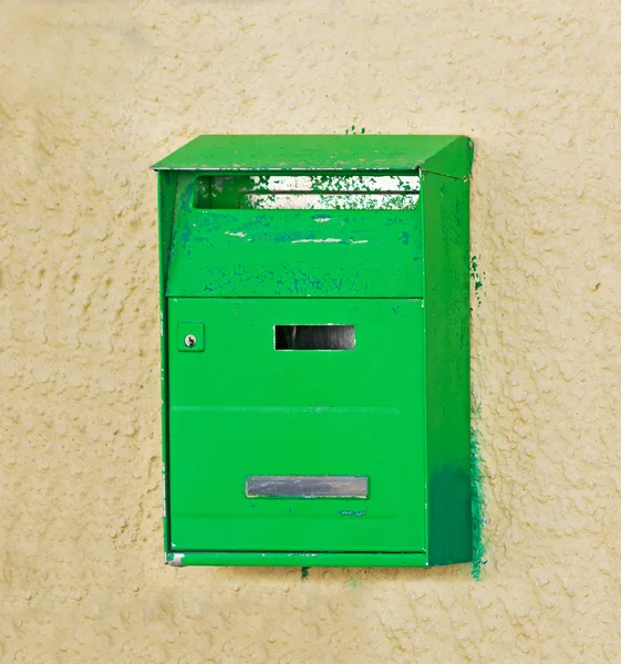 Grüner Briefkasten — Stockfoto