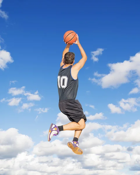 Schießen in den Himmel — Stockfoto