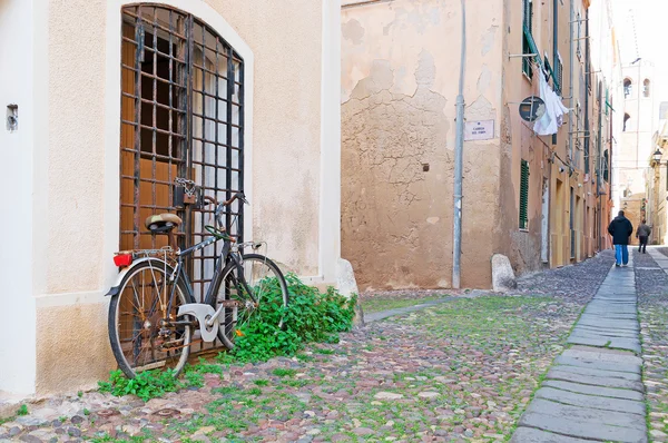 Roestige fiets — Stockfoto