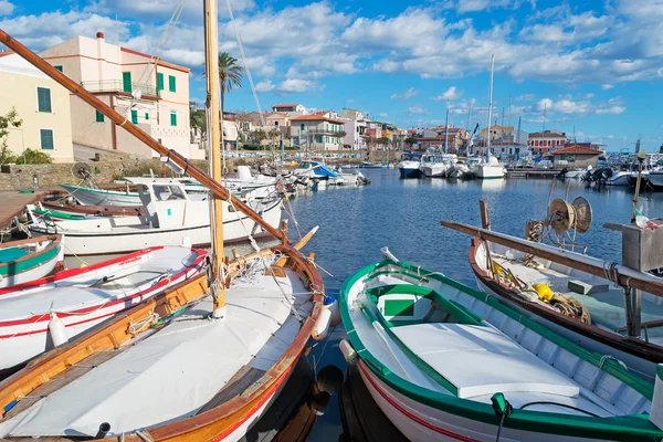 Barcos en Stintino — Foto de Stock