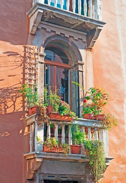 Vieux balcon — Photo