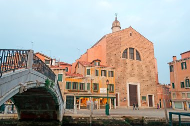 San pantalon Kilisesi