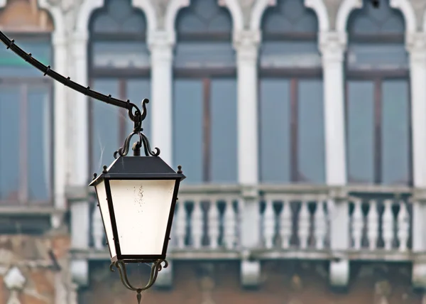 Venedik sokak lambası — Stok fotoğraf