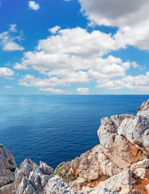 Bulutların üzerinde capo caccia