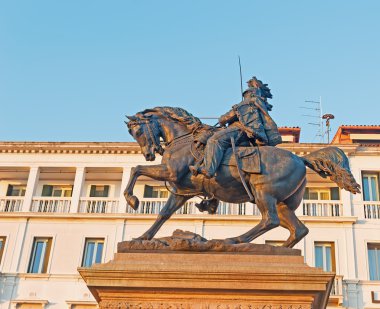 Kral victor emmanuel II heykeli