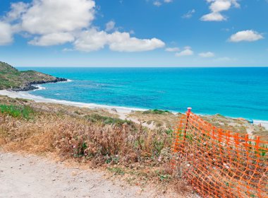 Orange net door de zee