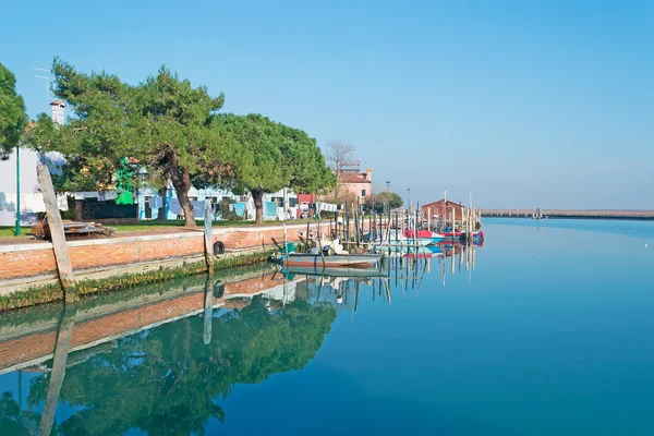 Reflexão lagoa — Fotografia de Stock