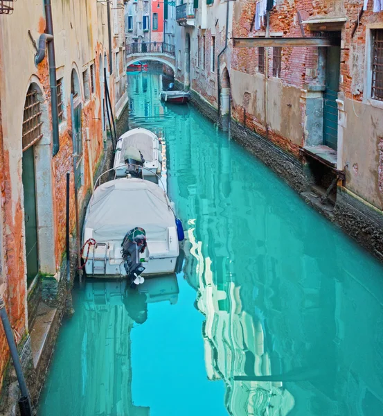 Canal with boats — Stock Photo, Image