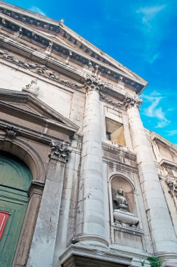 Bulutların üzerinde san vidal