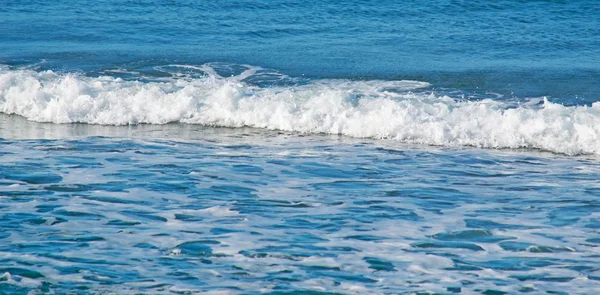 Pianka w morzu — Zdjęcie stockowe