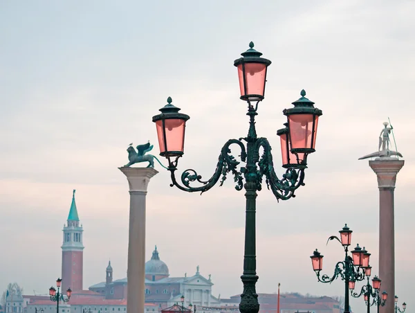 Poste de luz e coluna em San Marco — Fotografia de Stock