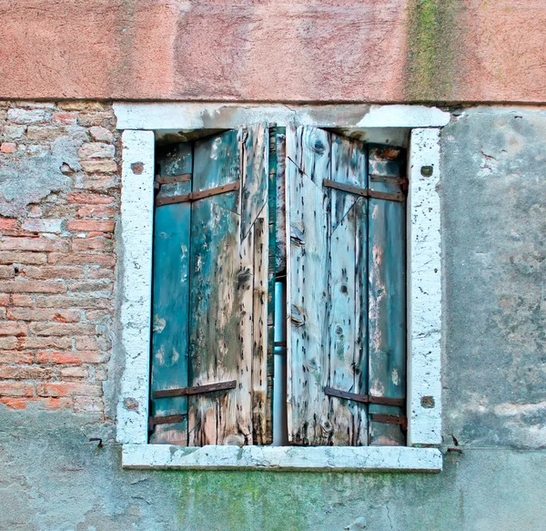 Old green shutters — Stock Photo, Image