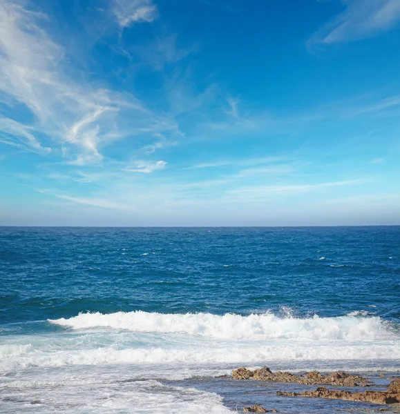 Golven en wolken — Stockfoto