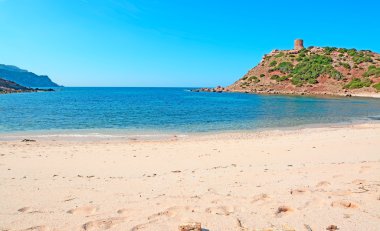 Deniz kenarındaki kule