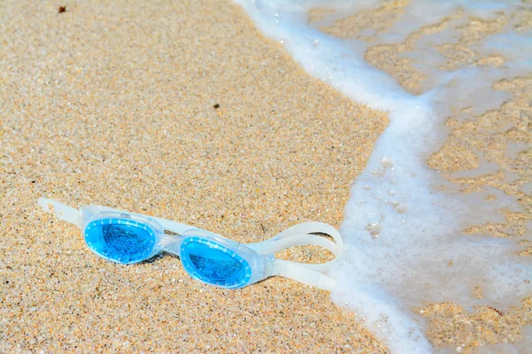 Gafas y ola — Foto de Stock