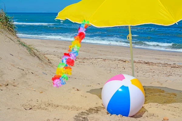 Collier flottant sur une boule — Photo