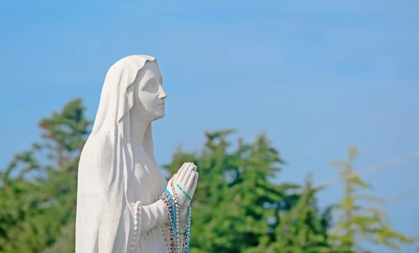 Orando a María —  Fotos de Stock