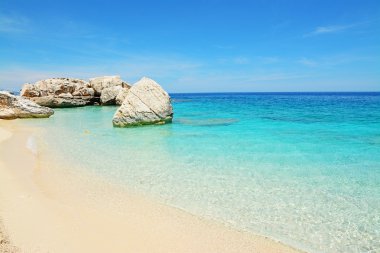 Cala Mariolu shore
