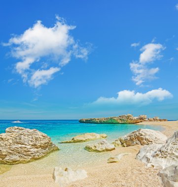 cala mariolu bulutlarda