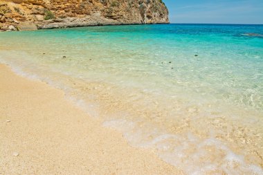 Cala Biriola shore
