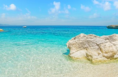 Cala Mariolu shore