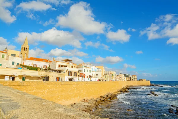 Waves and clouds in Alghero — Stock Photo, Image