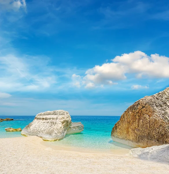 Big rocks under clouds — Stock Photo, Image