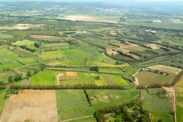 Kuzeybatı Sardunya 'nın ilkbaharda havadan görünüşü, İtalya