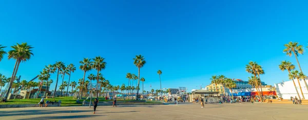 Venice Beach Usa November 2016 Menschen Auf Den Basketballplätzen Von — Stockfoto