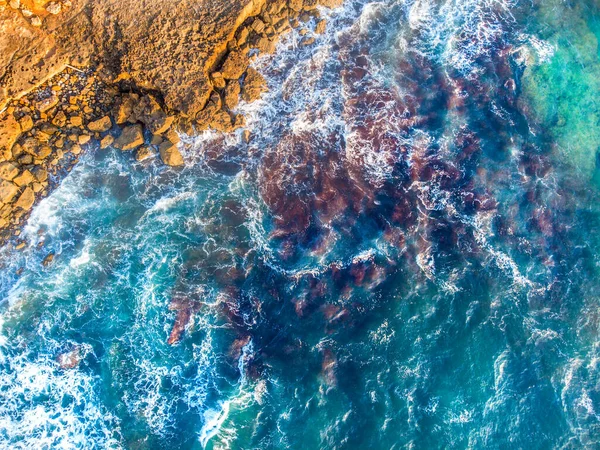 アルゲロの海岸による荒海の空中ビュー サルデーニャ イタリア — ストック写真