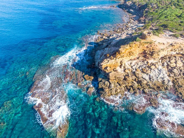 Porto Ferro Kıyısındaki Kristal Berrak Suyun Havadan Görünüşü Sardunya Talya — Stok fotoğraf
